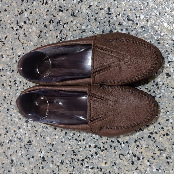 Minnetonka Moccasin Driving Shoe - Picture 1 of 6